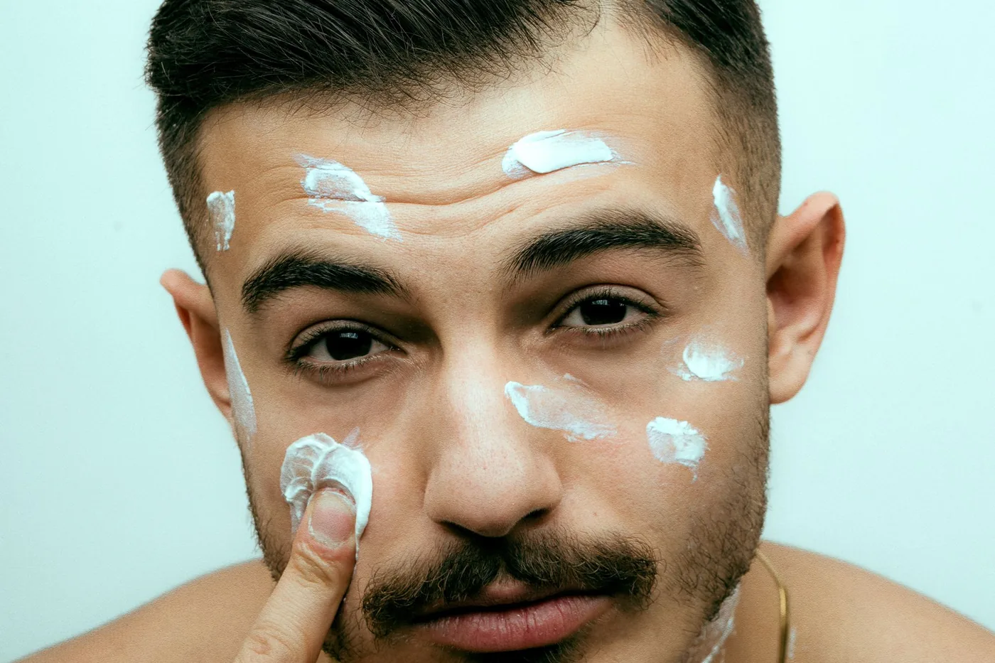 Erkeklerde cilt ve saç: dermatoloğa en sık getirilen şikâyetler