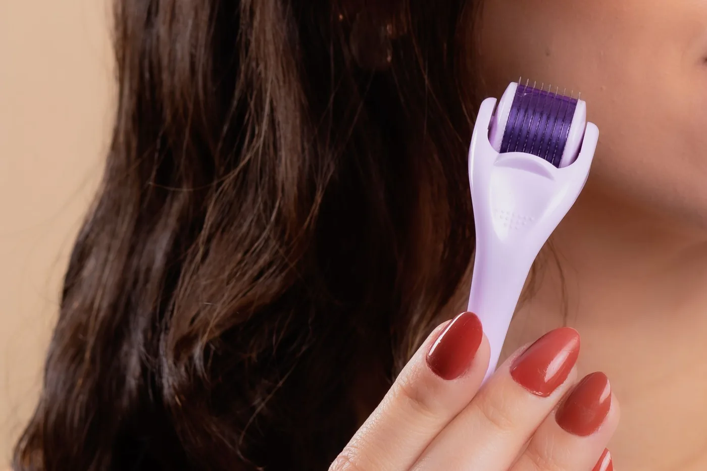 Evde dermaroller, LED maske ve IPL: klinikteki uygulamadan farkı ne?